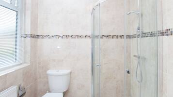 Double Room, Shared Bathroom (RP2 RP4 RP5) | Bathroom