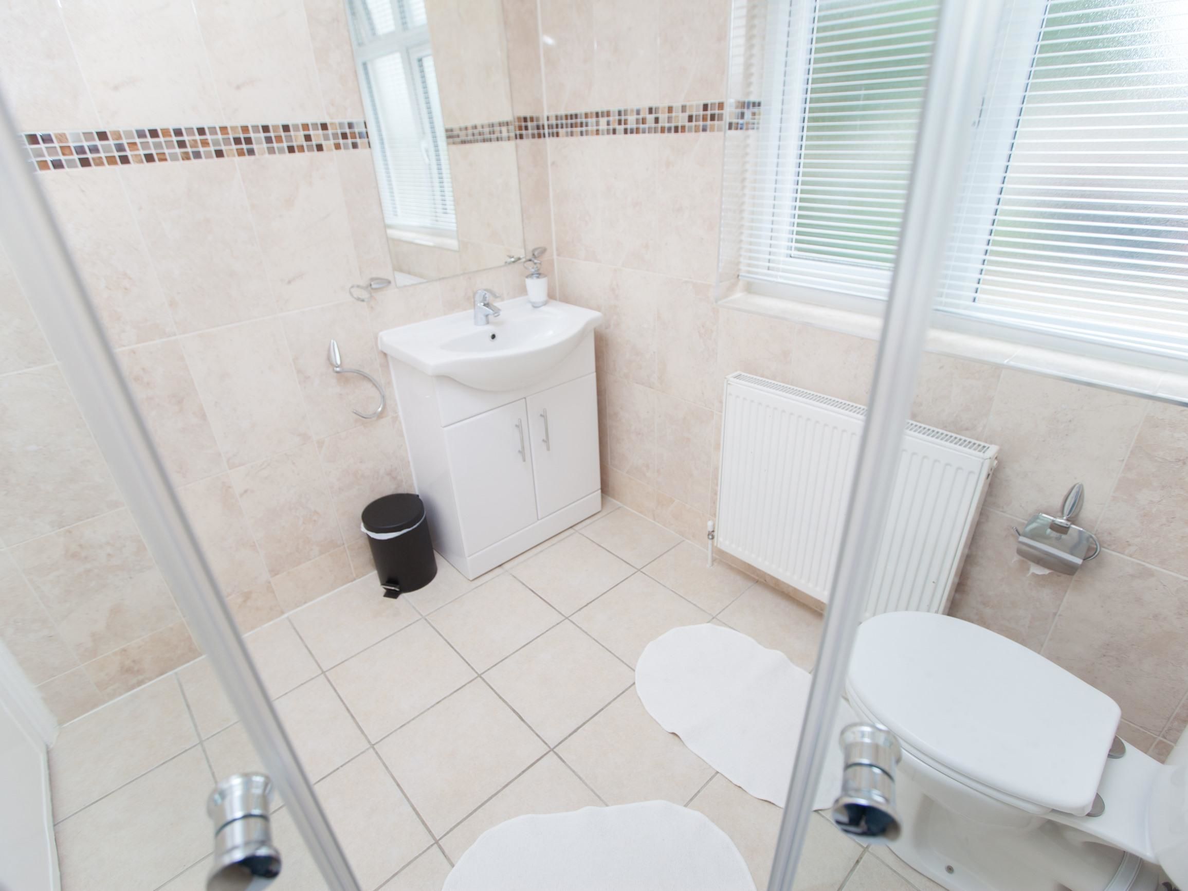 Double Room, Shared Bathroom (RP1) | Bathroom
