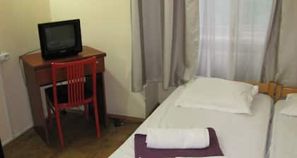 Lucky Travelers Room - hostel