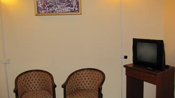 Deluxe tweepersoonskamer, niet-roken, privébadkamer | Kamervoorziening