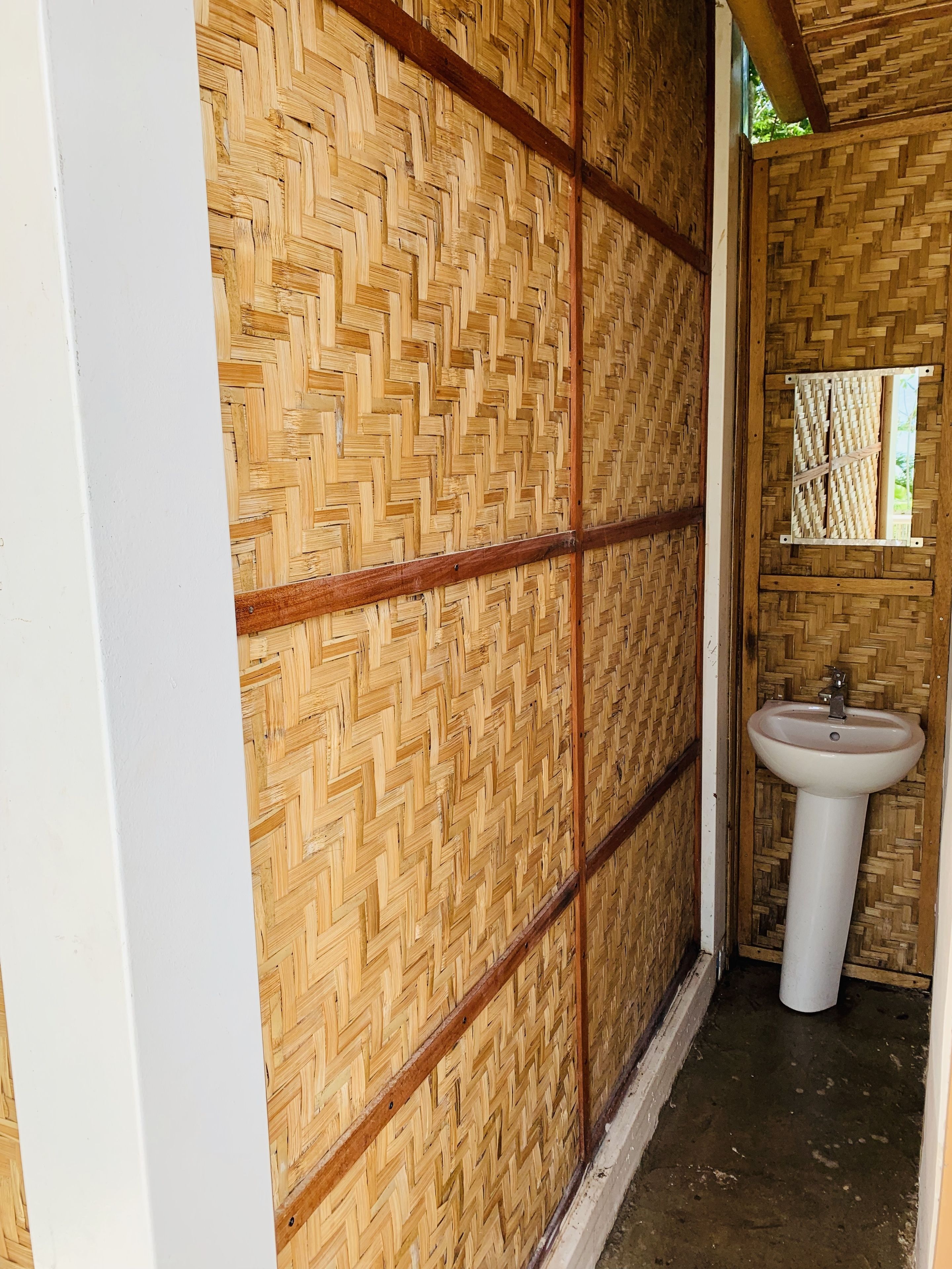 standard room | bathroom sink