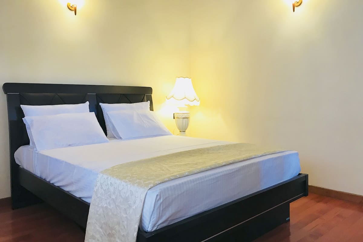Deluxe Room, 1 King Bed, Non Smoking