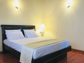 Habitació Deluxe, 1 llit de matrimoni gran, no fumadors | Llençols italians de la marca Frette i roba de llit d'alta qualitat 