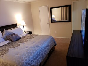 Standard Apartment | Individually decorated, individually furnished, free WiFi - Vacation home (Silver Spring)