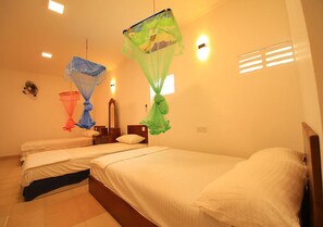 Family Room with Air-con | In-room safe, free WiFi