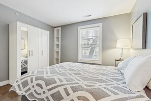 2 bedrooms, iron/ironing board, Internet, bed sheets