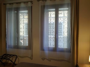 In-room safe, desk, blackout drapes, free WiFi - San Polo Star (Venice)