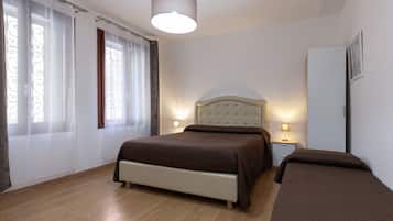 Chambre Triple Classique, 1 grand lit, non-fumeur