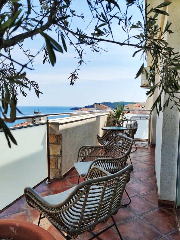 Camera Deluxe, vista mare | Terrazza/patio