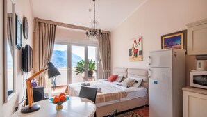 Leilighet – deluxe, terrasse, sjøutsikt | Oppholdsområde