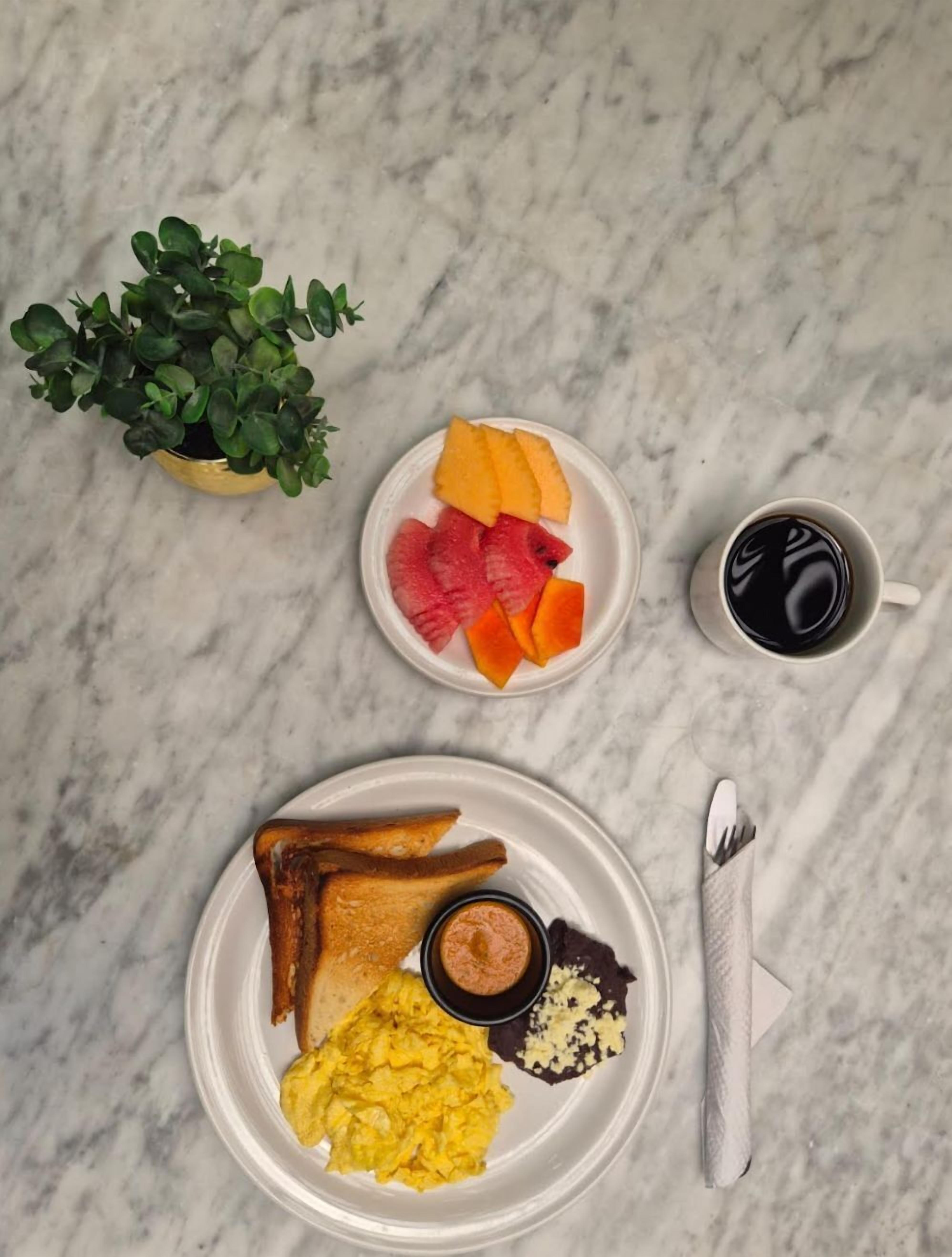 free daily continental breakfast