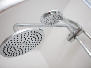 Dusche mit Handbrause