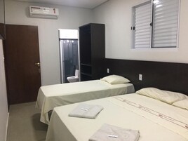 熨斗/熨衣板、免费 WiFi、床单