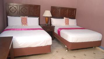 Phòng Deluxe, 2 giường cỡ queen, không hút thuốc | Truy cập Internet không dây miễn phí, bộ trải giường