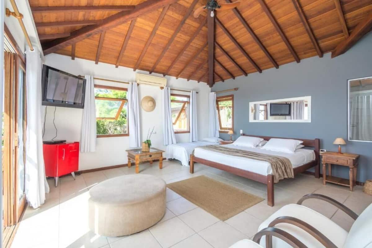 Camera Premium, patio, vista mare | 1 camera, minibar, tende oscuranti, ferro/asse da stiro
