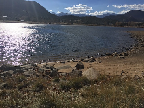 Historic Cabin with Spectacular Views! Full Kitchen, Walk into RMNP #20-NCD0303
