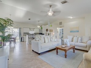 Smart TV, DVD player, books, video library - Breezy Ranch - screened in pool  2 miles from the beach! (Marco Island)
