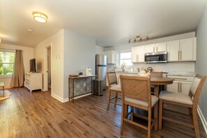 Apartamento, 1 cama Queen e sofá-cama, cozinha americana | Opções para refeição