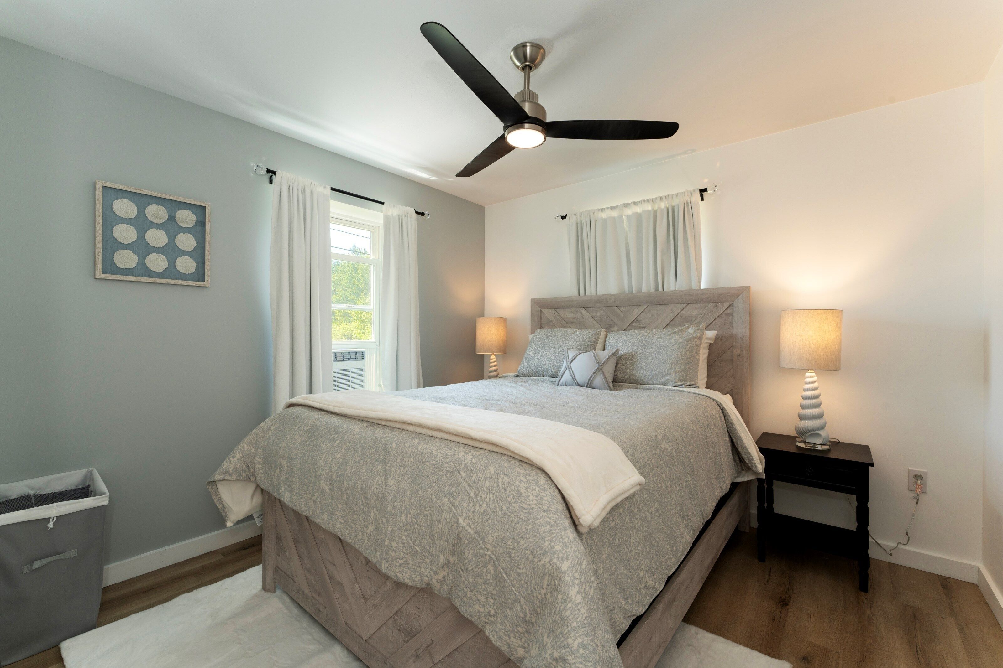 Apartment, 1 Katil Ratu (Queen) dengan Katil Sofa, Kitchenette | Ruang kerja komputer riba, langsir/tirai gelap terus 