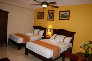 Superior-værelse - 2 dobbeltsenge - ikke-ryger | Mørklægningsgardiner, gratis Wi-Fi, sengetøj