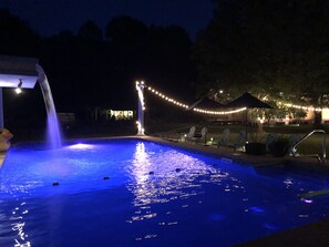 Pool - Hidden Gem log cab near crater of diamonds (Washington)