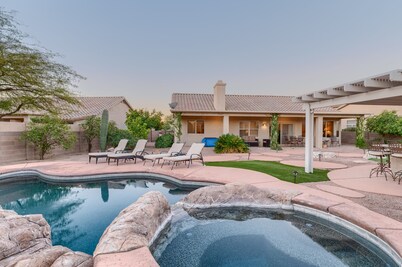 Club Wolff  West - Enjoy Tucson in Style.  Pool, hot tub, outdoor kitchen, view