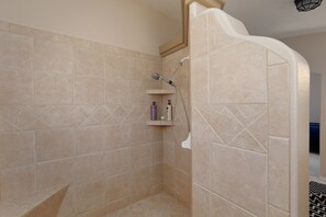 Hair dryer, towels - 4 Bedroom with a pool and spa . Rv and boat parking . Close to launch ramp.  (Lake Havasu City)