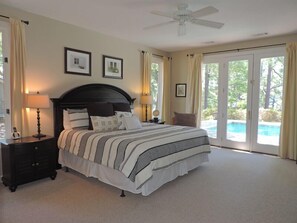 4 bedrooms, iron/ironing board, Internet, bed sheets