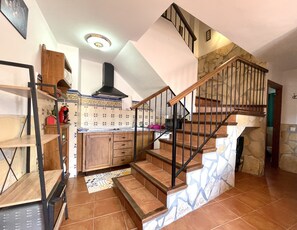 Interior - HOLIDAY RENTAL APARTMENT ... 5 KM TO THE NEAREST BEACHES, WIFI, SUNNY TERRACE. GARDEN (Frigiliana)