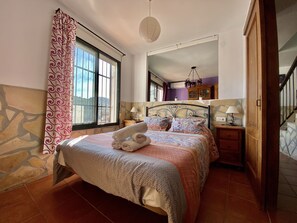 1 bedroom, desk, iron/ironing board, WiFi - HOLIDAY RENTAL APARTMENT ... 5 KM TO THE NEAREST BEACHES, WIFI, SUNNY TERRACE. GARDEN (Frigiliana)