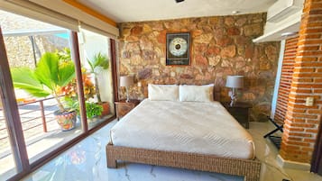 1 bedroom, in-room safe, iron/ironing board, free WiFi