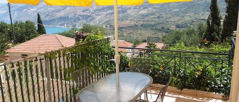 تناول الطعام بالخارج