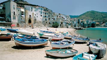 Una spiaggia nelle vicinanze