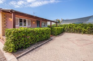 Exterior - Villa attached to the sea, 4 beds (Piana Calzata)