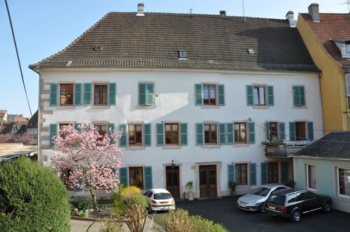 HISTORICAL CENTER, APARTMENT WITH GARDEN, PARKING outside Christmas market period