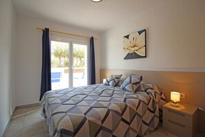 2 slaapkamers, een strijkplank/strijkijzer, gratis wifi