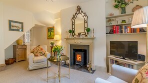 TV, fireplace, DVD player