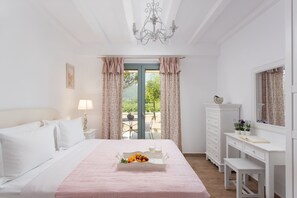 3 slaapkamers, een strijkplank/strijkijzer, gratis wifi, beddengoed