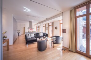 TV, DVD player - Eden Residence 2 (Wengen)