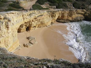 Plage à proximité, chaises longues