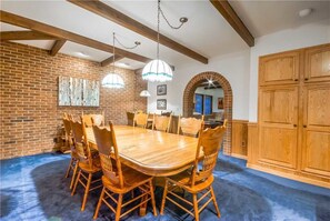 In-room dining - Alpen Retreat (Steamboat Springs)