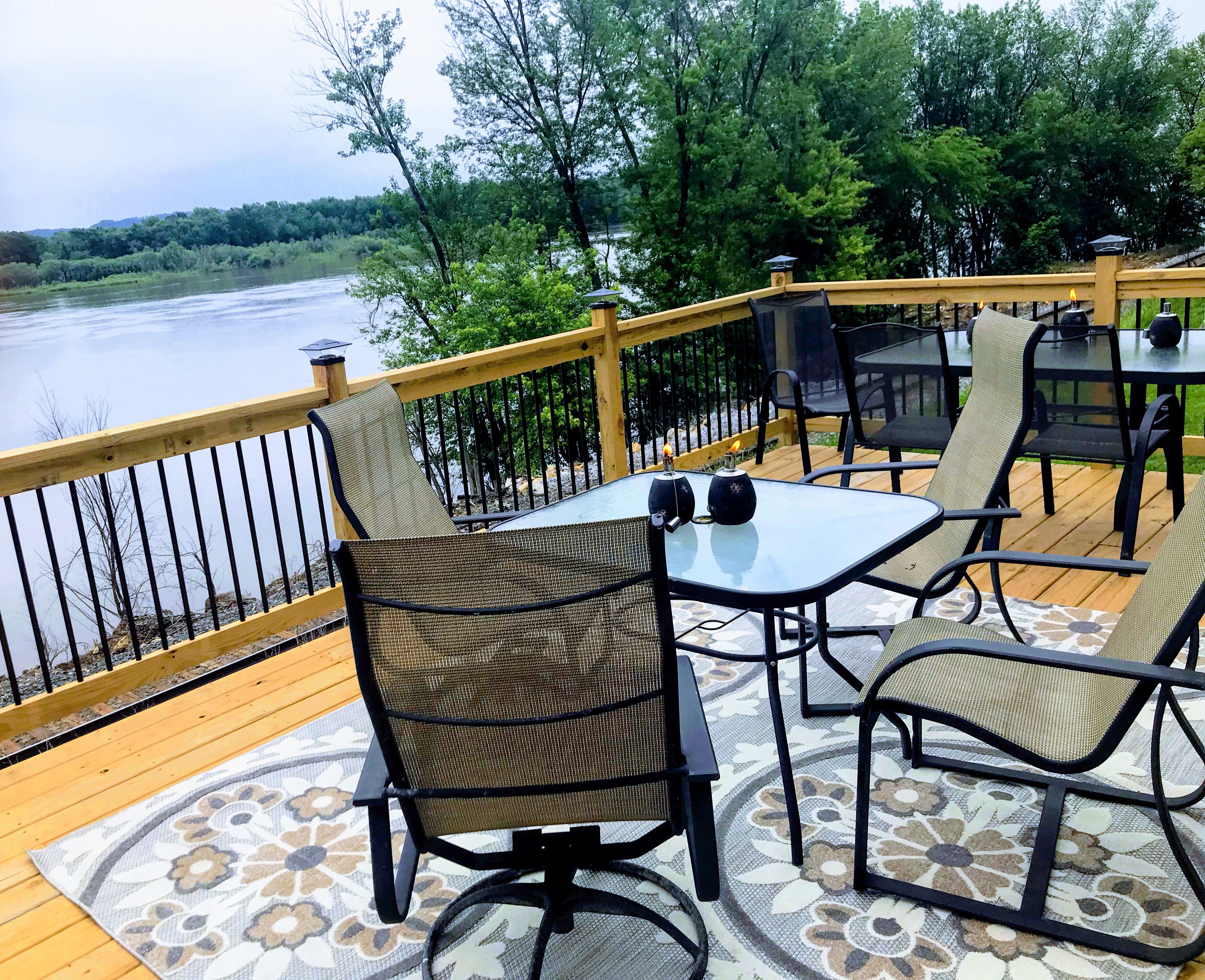 Large Home with Amazing Views of the Mississippi!