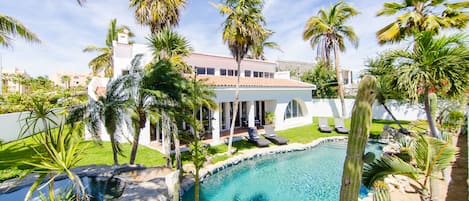 Outdoor pool, a heated pool