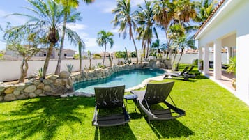 Piscina externa, piscina aquecida