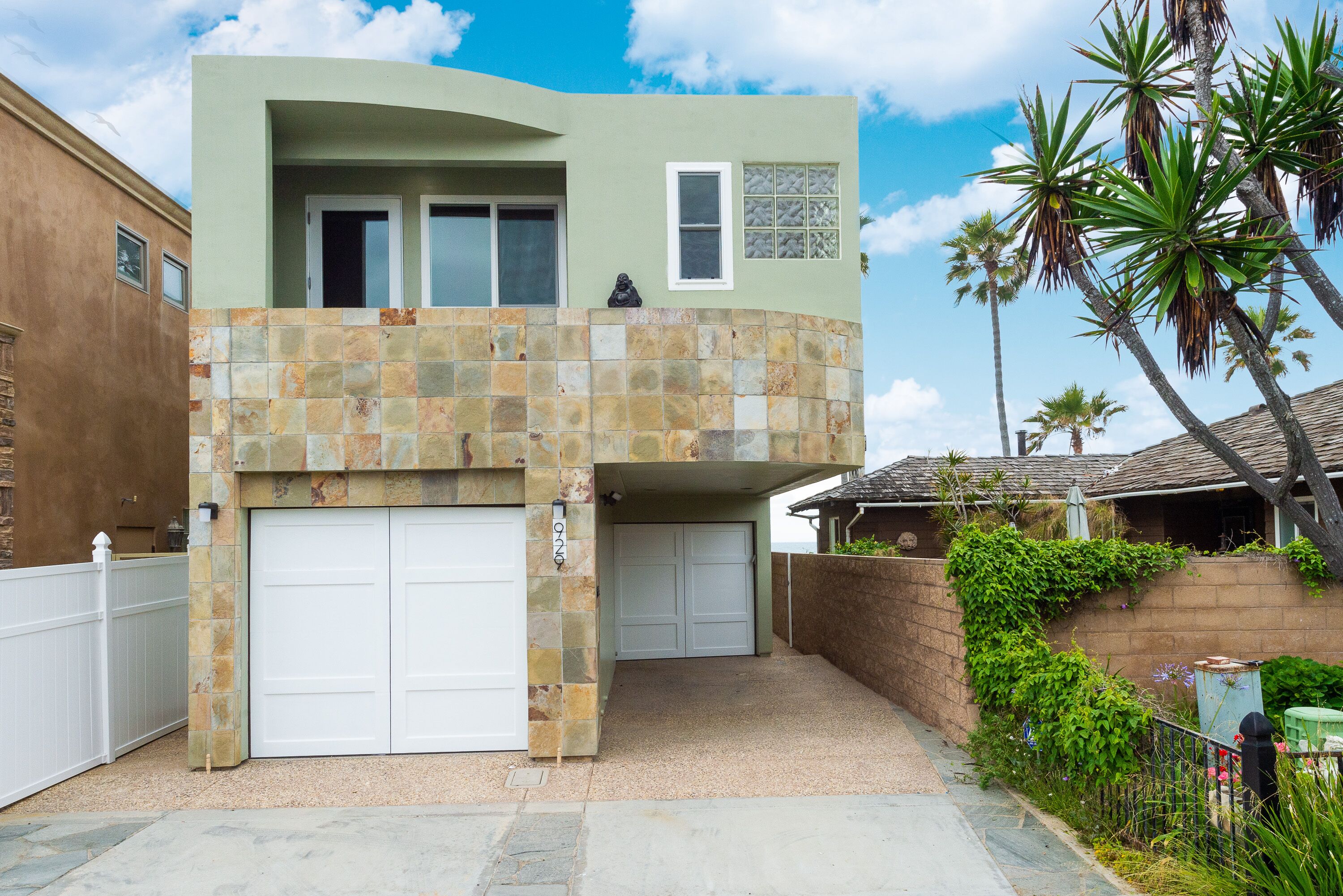 Gorgeous Spacious New 4 Bedroom Beach House with Modern Amenities
