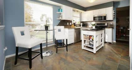 Suburban Sanctuary! Convienient to Cincinnati and Dayton