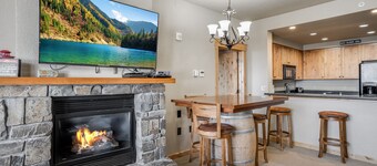 Ski In / Out Penthouse Condo - Splendida vista sulla valle e sulle montagne