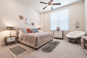 3 bedrooms, iron/ironing board, WiFi, bed sheets