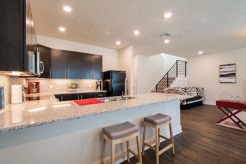 POOLING AROUND in College Station!!  Contemporary Townhome in Great Location!