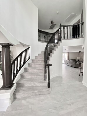 Interior - 5 bedrooms home in the Greenvalley area. 30 days minimum rental/Pet Friendly (Henderson)